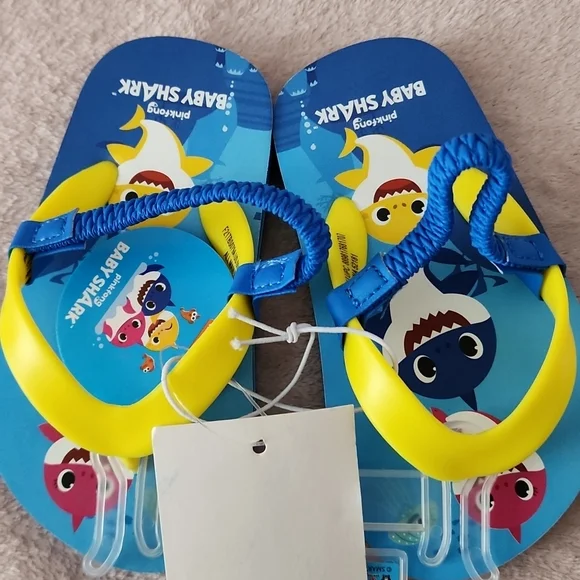 Toddler boy Baby Shark Flip Flops Brand New - Picture 10 of 10